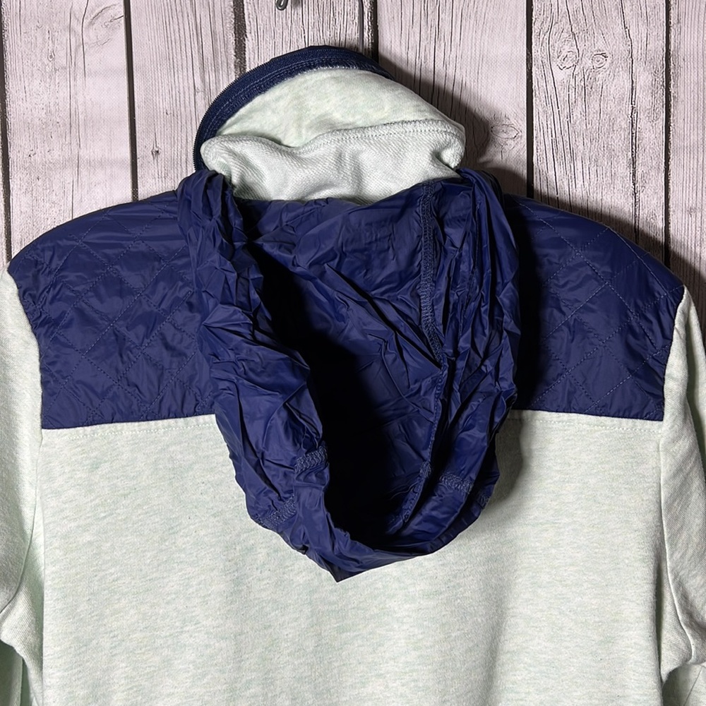 Vineyard Vines Blue Snap Quilted Full Zip Packable Hooded Jacket size medium - Picture 10 of 11